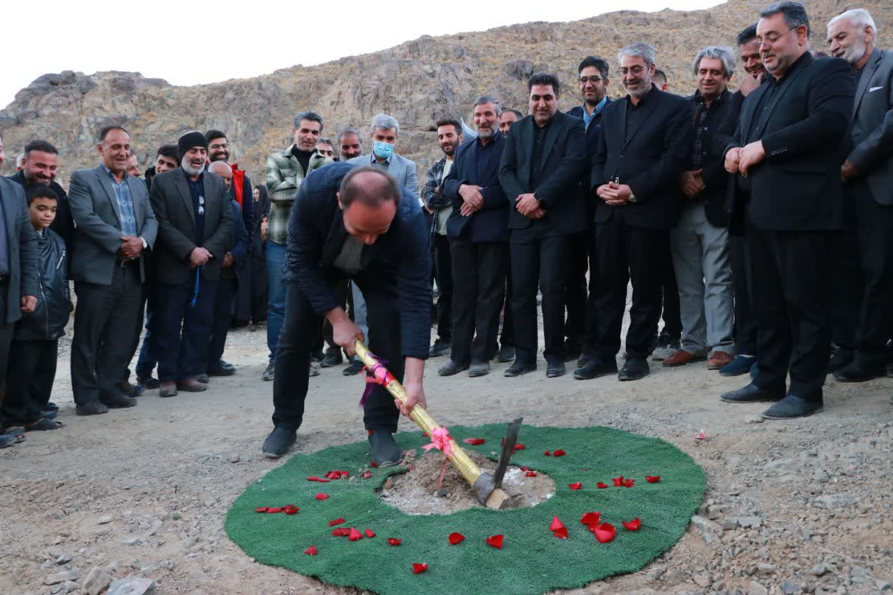 14040902 کلنگ زنی مدرسه خیرساز روستای نشلج کاشان