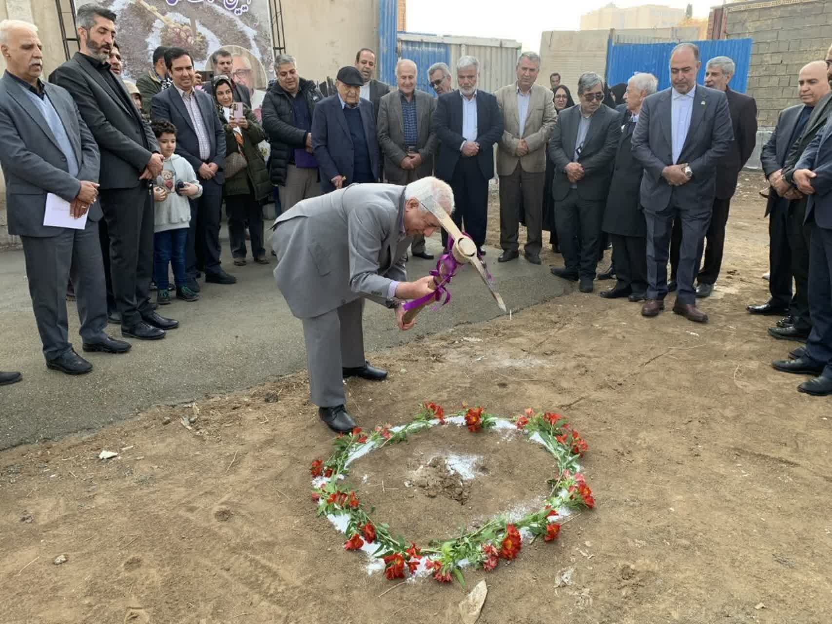 14040913 2 کلنگ زنی مدرسه حق پناه ناحیه 4